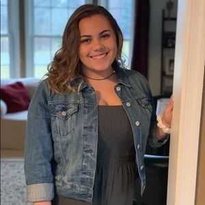 Meet your Posher, Casey